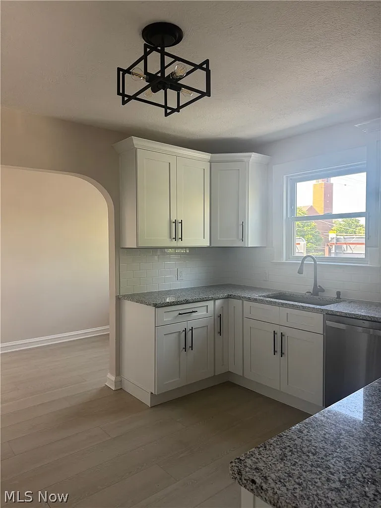 2 bed, 1.0 bath, 1776 sqft, $1,850 — Photo 4