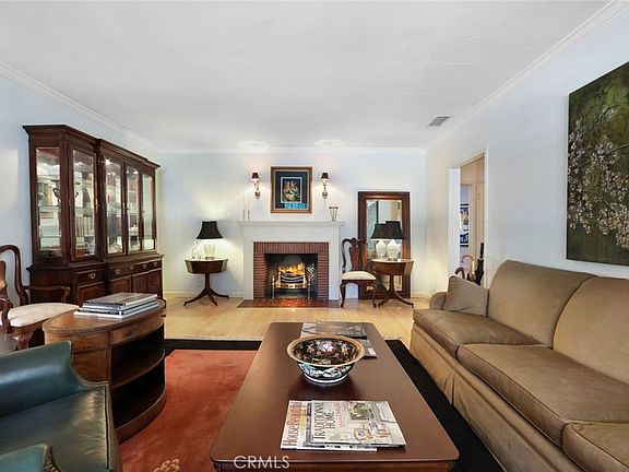 4th image of 4427 Bakman Ave