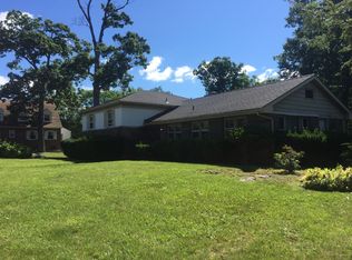 557 Floyd St, Englewood Cliffs, NJ 07632