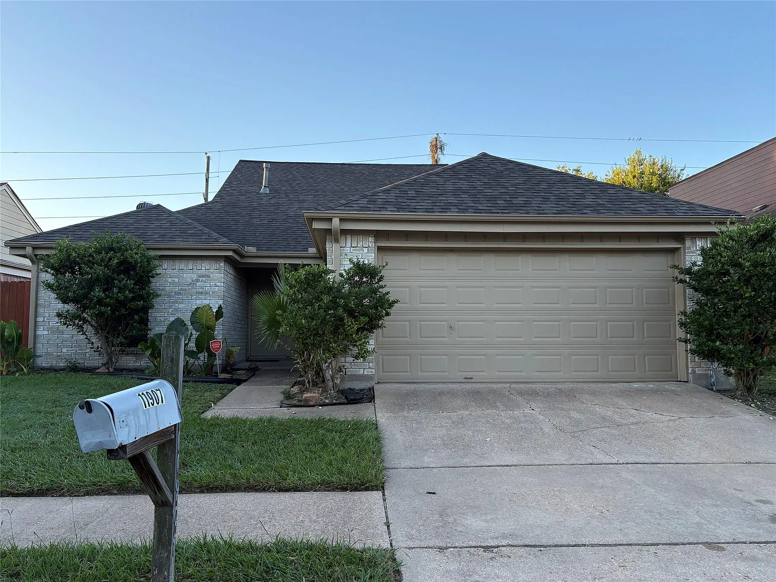 3 bed, 2.0 bath, 2173 sqft, $2,500 — Photo 2