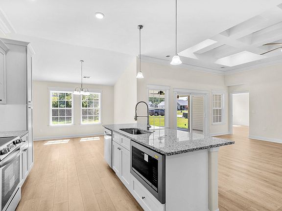5th image of 800 Stone Pine Ct.