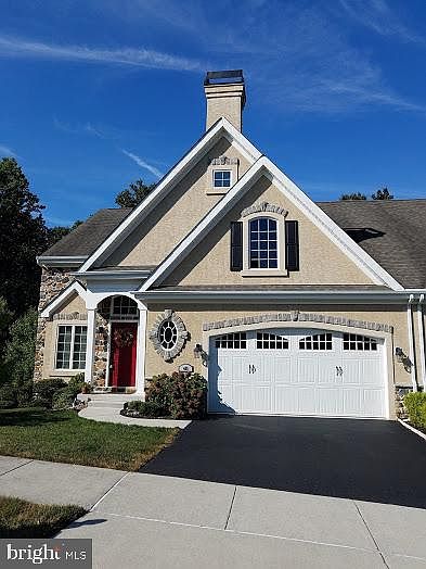 1st image of 415 Clane Dr