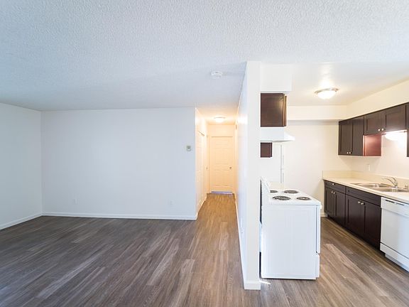 3rd image of 4878 Saratoga Ave APT 104