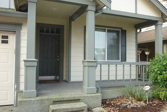 Entry-covered porch