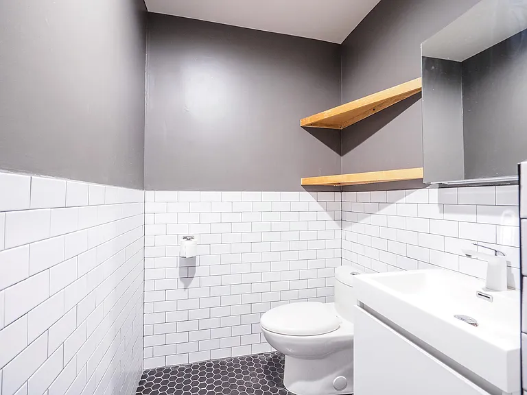 2302 E Side Dr #28 — Photo 14
