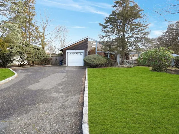 35 Rustic Avenue, Medford, NY 11763