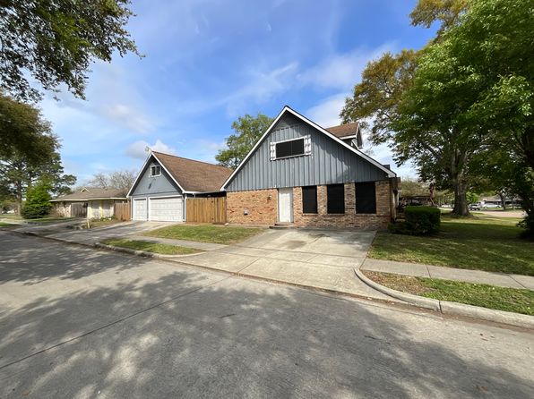 2720 Dewberry Ln
