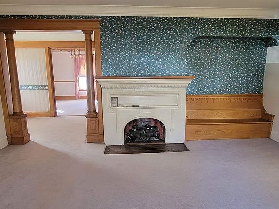 Main floor: Large hall