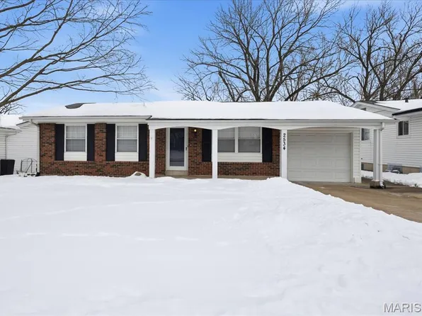2534 Wesford Dr, Maryland Heights, MO 63043