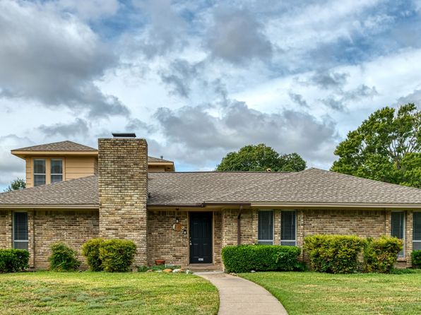 2621 Pinehurst Dr