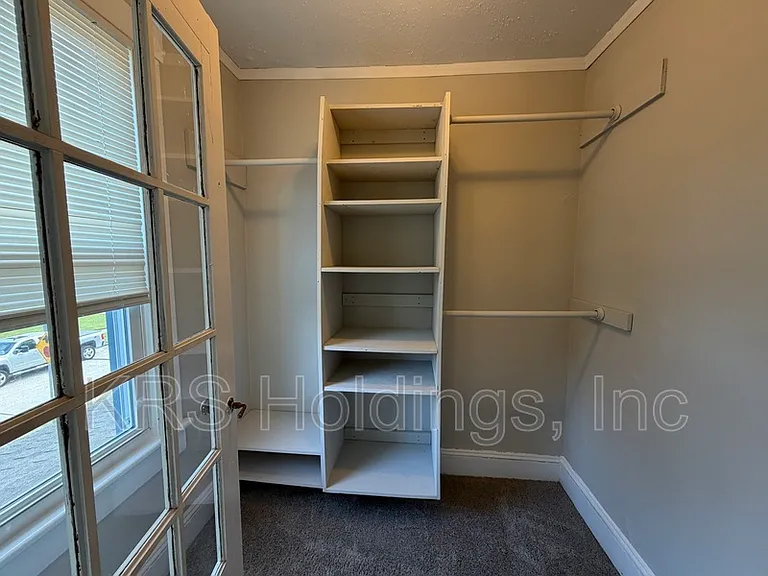 1110 Park Ave — Photo 11