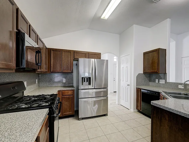 25407 Clover Ranch Dr — Photo 5