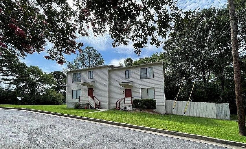 1st image of 919 Oak Ln SE #919A
