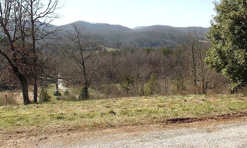 1st image of 120 High Meadows Dr