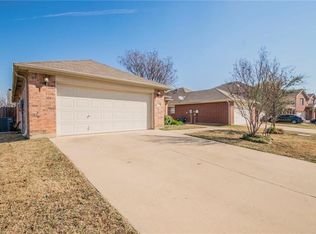4869 Trail Hollow Dr, Fort Worth, TX 76244