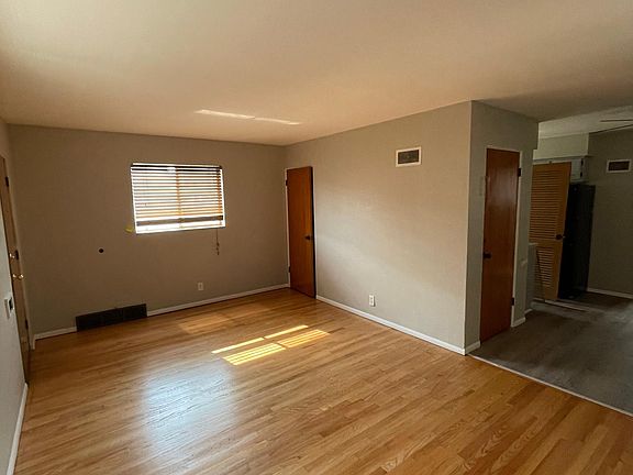 3rd image of 4506 Jamieson Ave #D