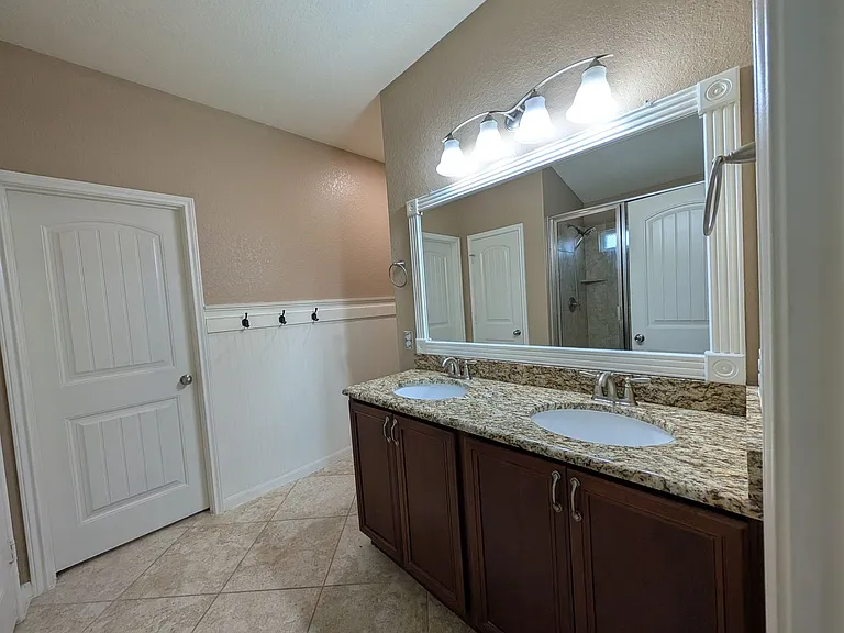 1337 Lauren St — Photo 24