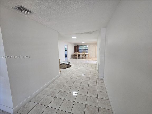 4th image of 212 SW 2nd Ave