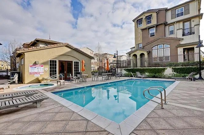 1 bed, $1,595 — Photo 4