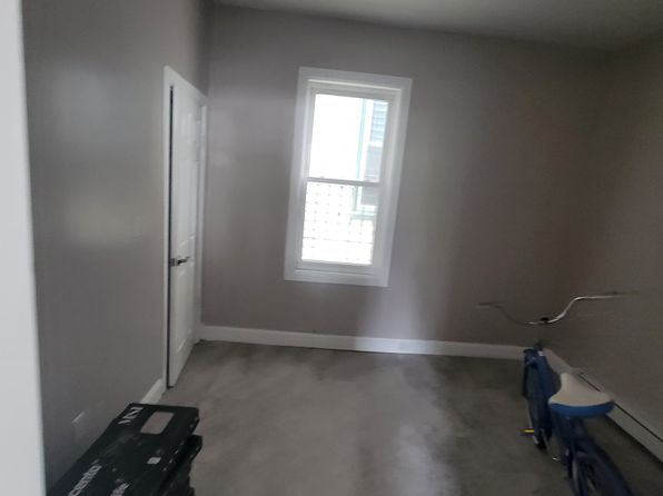 17 William St APT 1