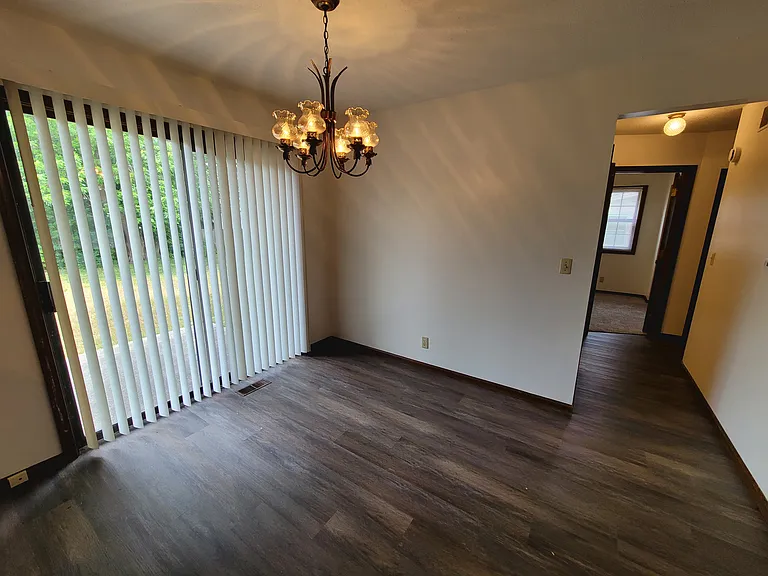 2 bed, 1.0 bath, $1,400 — Photo 18