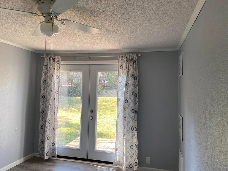 Edgehill Dr — Photo 16