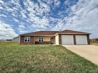 108 Whipporwill Ln, Hannibal, MO 63401