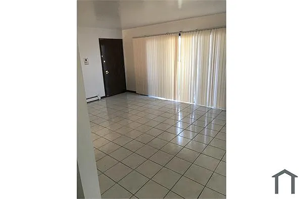 Building Photo - 360 Bensley Ave #7