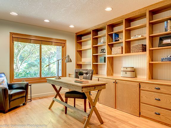 3rd image of 3118 SE Silversprings Dr