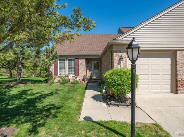 3897 Hunters Way Ct, Canton, MI 48188