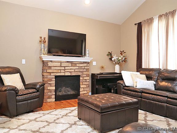 4th image of 3557 Saratoga St