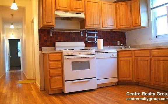 4th image of 171 Windsor St #1