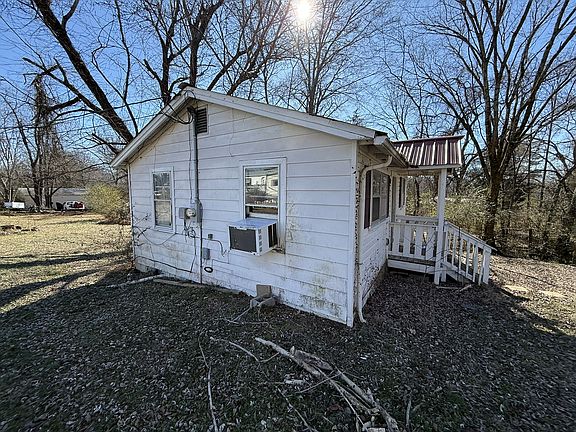 2nd image of 88 Cages Ferry Rd