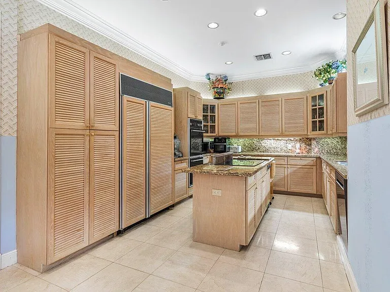 2540 Fairway Island Dr — Photo 12
