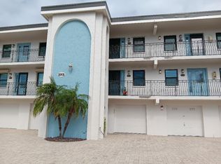 11901 Lagoon Ln APT 302, Treasure Island, FL 33706