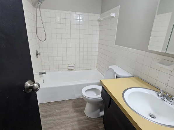 1400 Yale Ave NW #11, Canton, OH 44703