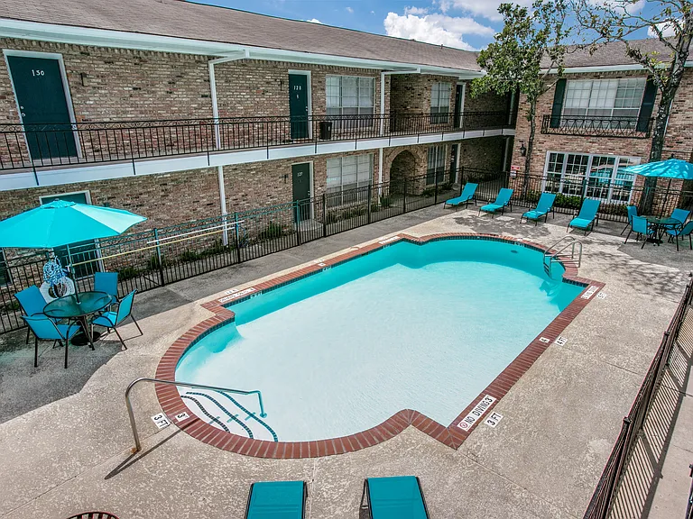 Bellaire Oaks Apartments — Photo 28