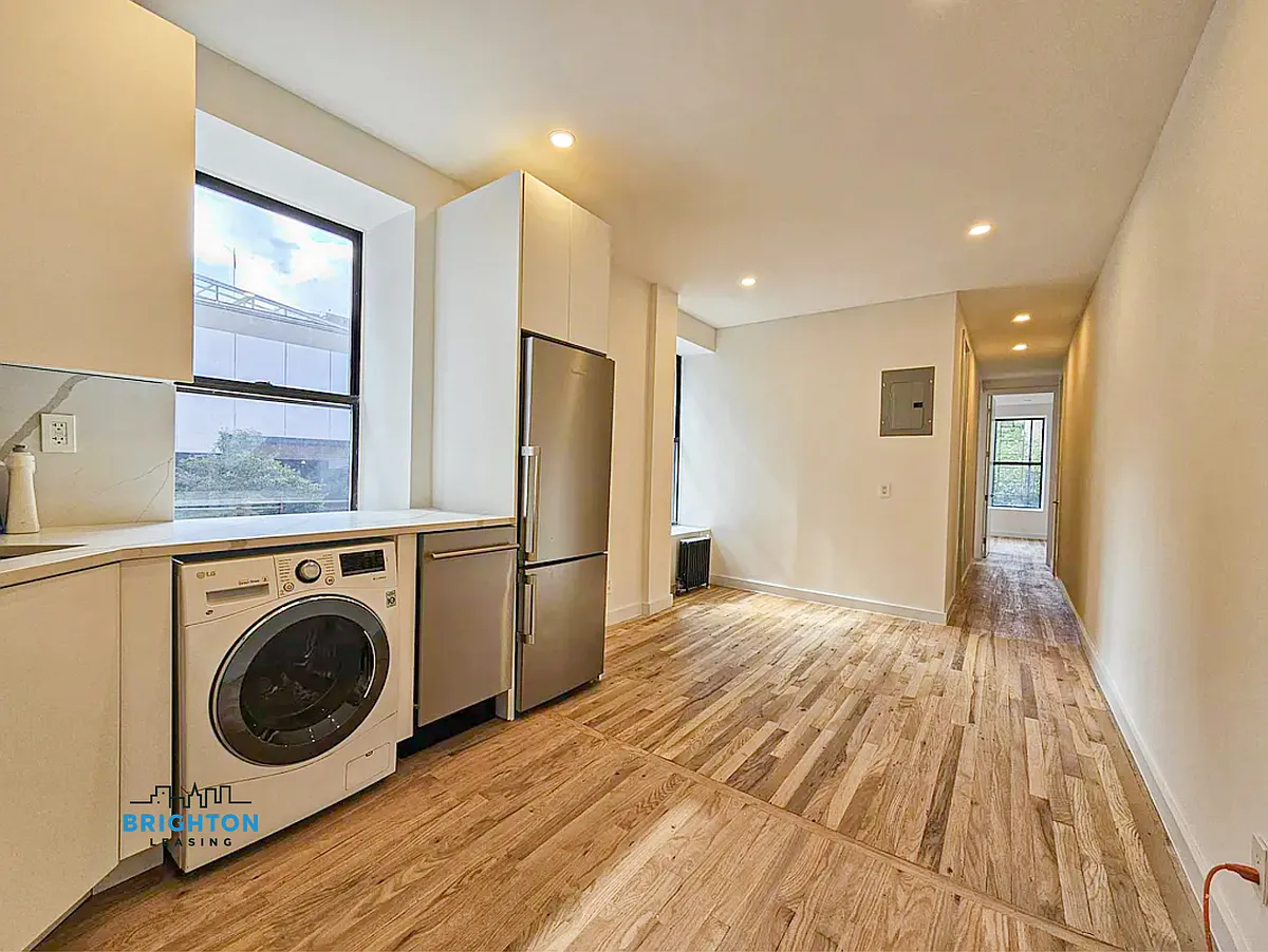 Building Photo - 108 9th Ave #2A