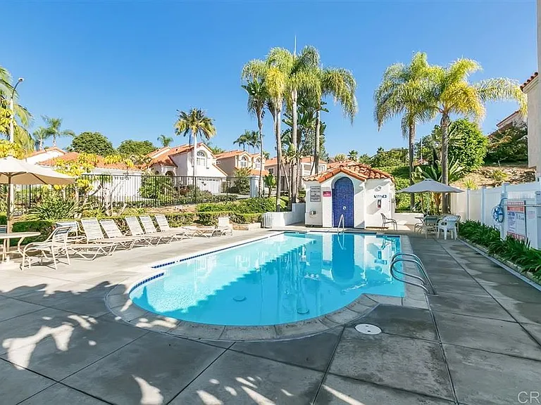 1 Portofino Dr — Photo 23
