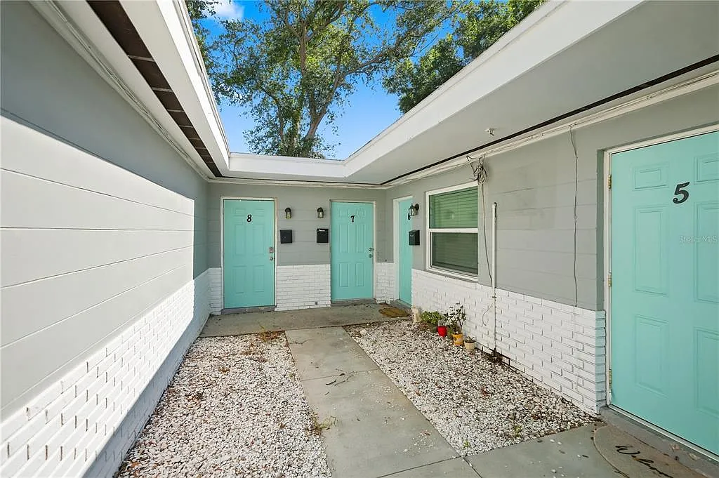 3 bed, 1.0 bath, 5653 sqft, $1,700 — Photo 3
