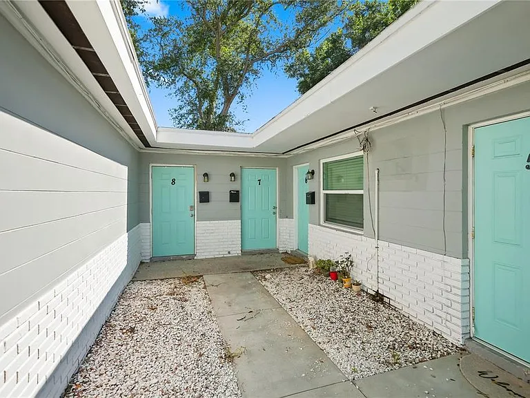 6701 S West Shore Blvd #7 — Photo 3