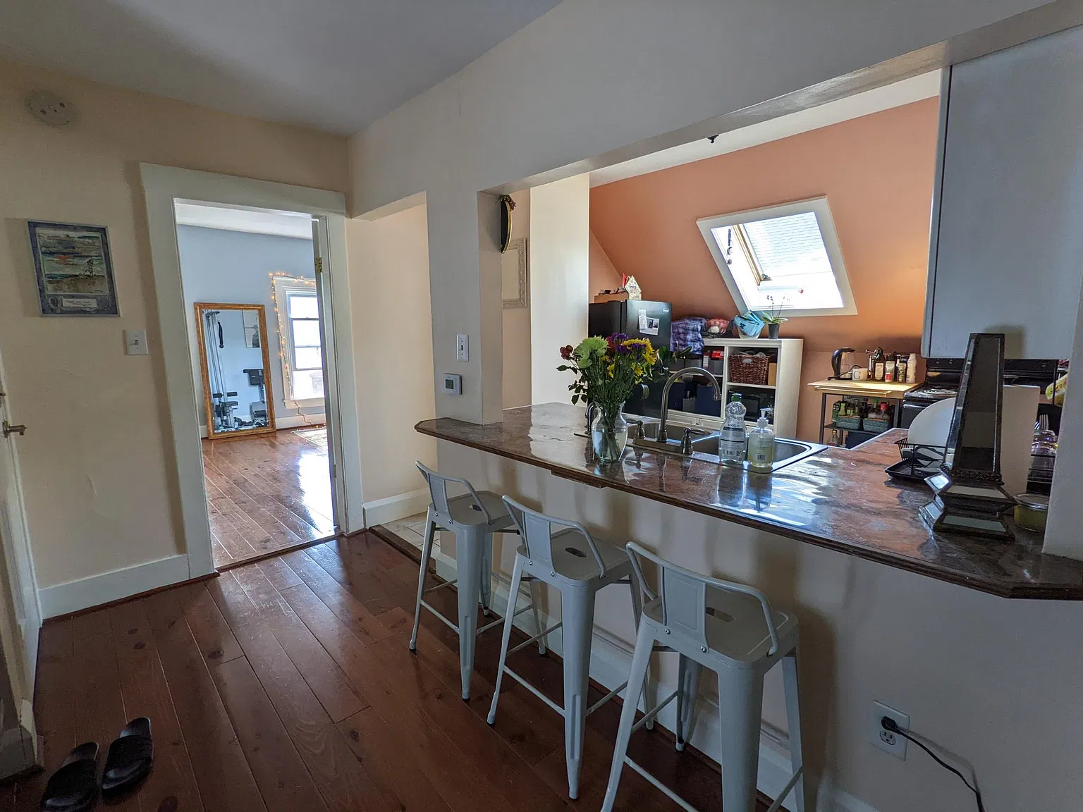 2 bed, 800 sqft, $1,990 — Photo 3