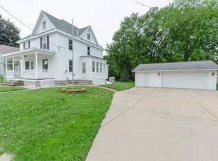 806 S Spring St, Beaver Dam, WI 53916