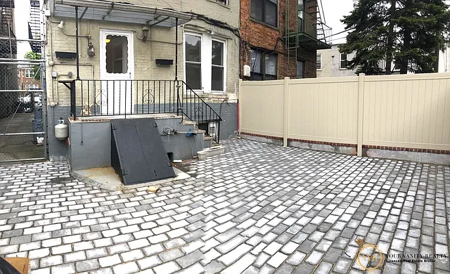 Rented by Your Vanity Realty | media 13