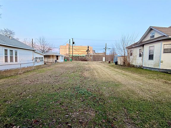 4th image of 1008 Spruce St