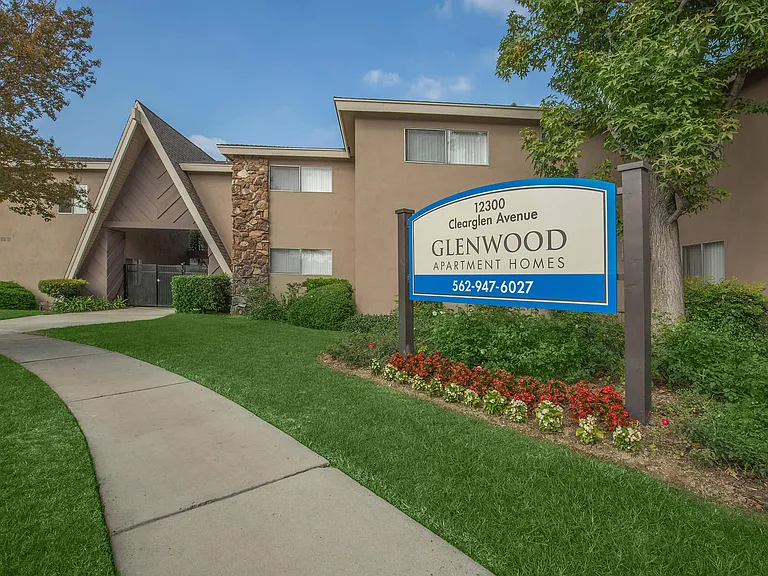 Glenwood Apartment Homes — Photo 10