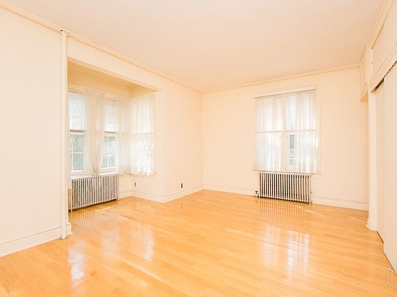 4th image of 3401 Kingsbridge Ave