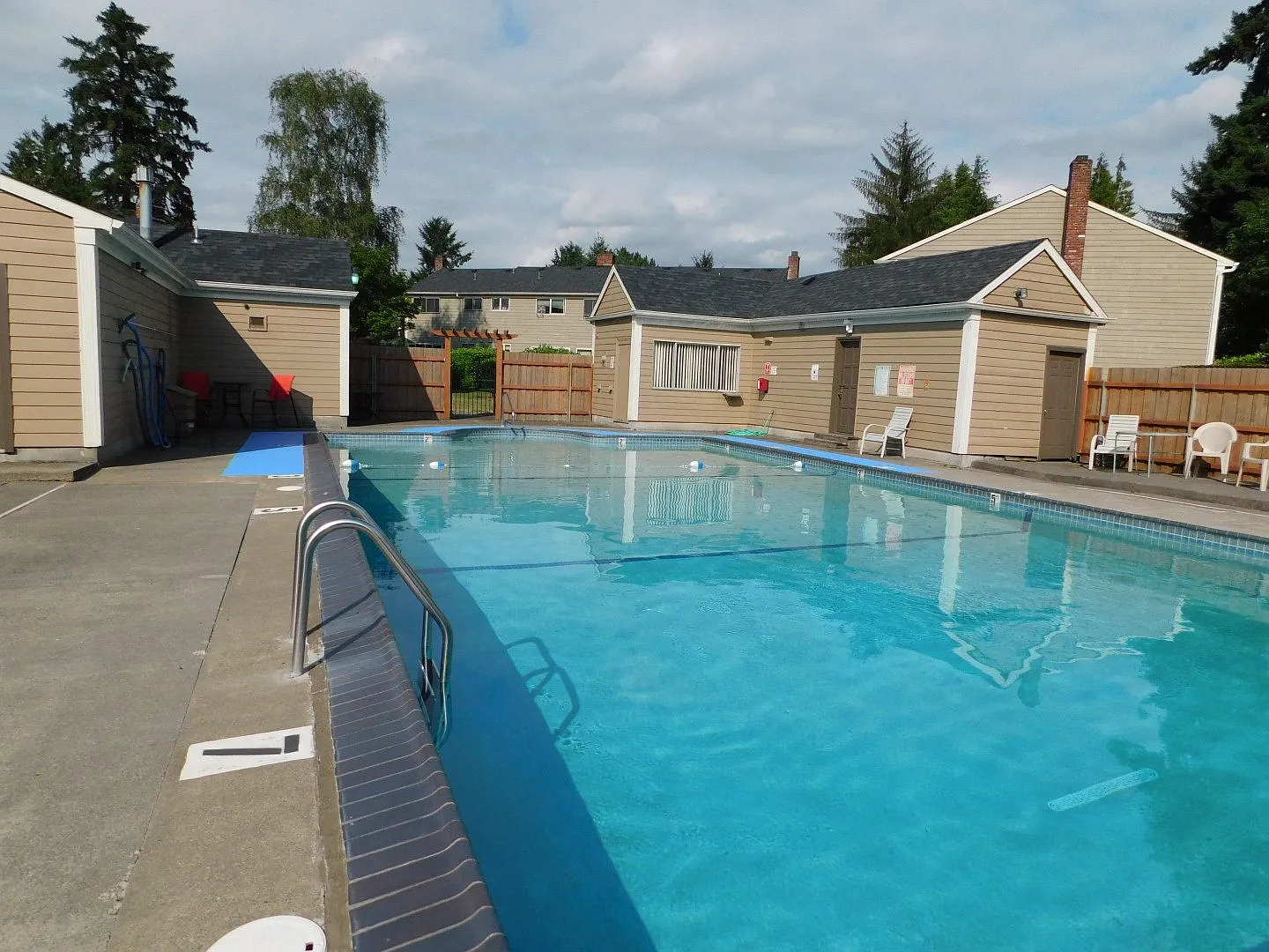 Tara West Apartments — Photo 4