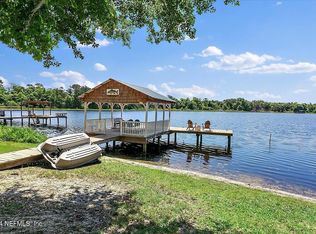 806 Lake Shore Ter, Interlachen, FL 32148