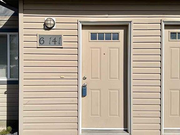 2nd image of 141 SW Silkstone Rd W #6